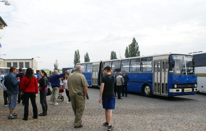 Ze Dne otevřených dveří  Probo Bus a PT Real v Králově Dvoře 17.9.2011