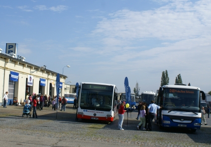 Ze Dne otevřených dveří  Probo Bus a PT Real v Králově Dvoře 17.9.2011