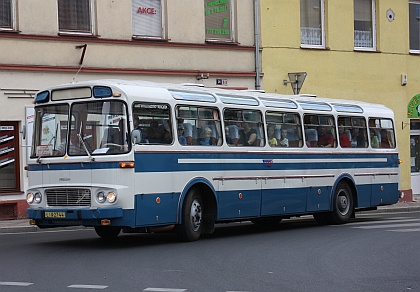 Historické autobusy potěšily v rámci 'Dne s historickými autobusy'