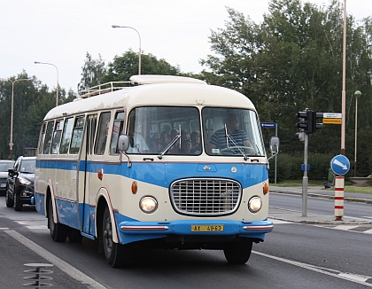 Historické autobusy potěšily v rámci 'Dne s historickými autobusy'