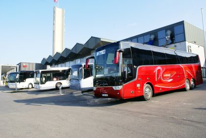 BUSWORLD 2011: Ranní a večerní exteriérové záběry 