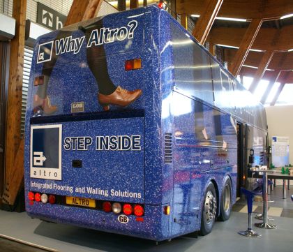 BUSWORLD 2011: Po čem se šlape - podlahovina Altro se objevuje i  v autobusech 