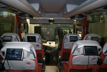 BUSWORLD 2011: MOLPIR představil multimediální systém ve třech autobusech: