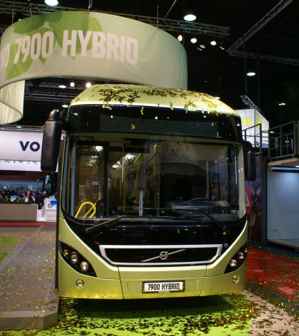 BUSWORLD 2011: Světová premiéra městského autobusu  Volvo 7900 v hybridní verzi