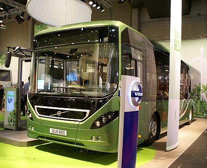 BUSWORLD 2011: Světová premiéra městského autobusu  Volvo 7900 v hybridní verzi