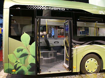 BUSWORLD 2011: Světová premiéra městského autobusu  Volvo 7900 v hybridní verzi