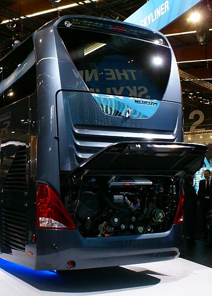 BUSWORLD 2011: Nový doubledecker Neoplan Skyliner a expozice MAN - Neoplan