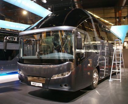 BUSWORLD 2011: Nový doubledecker Neoplan Skyliner a expozice MAN - Neoplan