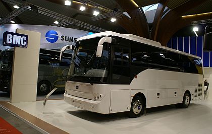 BUSWORLD 2011: Expozice tureckého BMC obsahovala i hybridní městský autobus