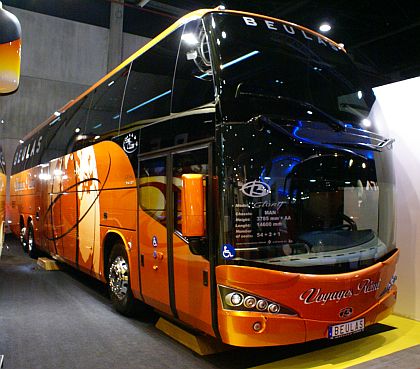 BUSWORLD 2011: Španělské klasické autokary I.: Irizar a Beulas