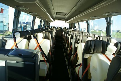 Scania Touring HD se na testovacím evropském turné při zastávce v Praze