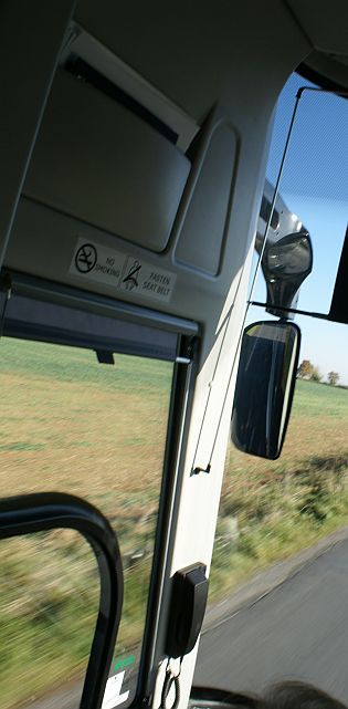 Scania Touring HD se na testovacím evropském turné při zastávce v Praze