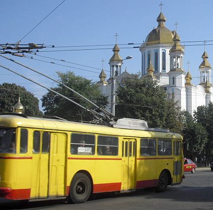 Pohlednice z Ukrajiny: Rivne a Lvov - Trolejbusy nejen Škoda 9Tr