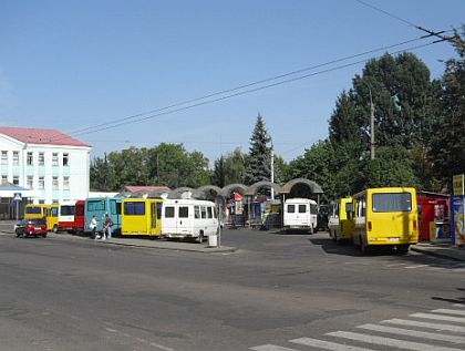 Pohlednice z Ukrajiny: Rivne a Lvov - záběry z autobusových nádraží