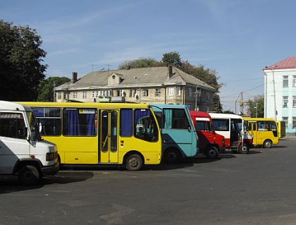 Pohlednice z Ukrajiny: Rivne a Lvov - záběry z autobusových nádraží