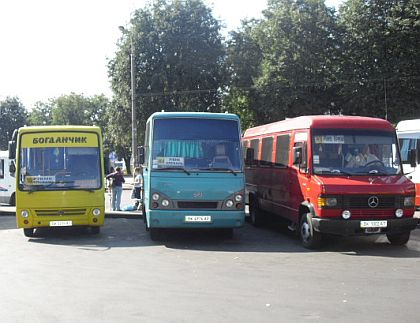 Pohlednice z Ukrajiny: Rivne a Lvov - záběry z autobusových nádraží