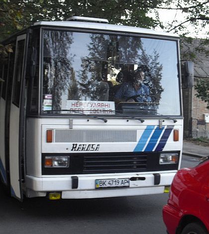 Pohlednice z Ukrajiny: Rivne a Lvov - záběry z autobusových nádraží