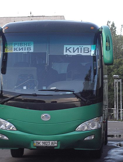 Pohlednice z Ukrajiny: Rivne a Lvov - záběry z autobusových nádraží