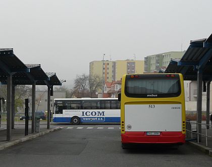 Pohlednice z autobusového nádraží v Lounech