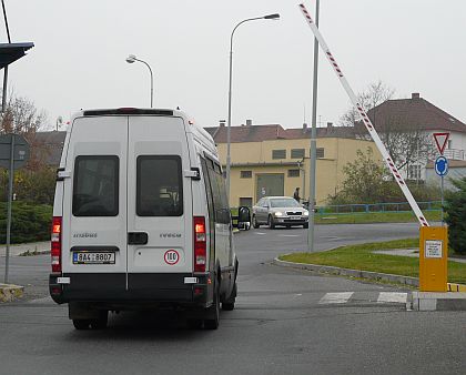 Pohlednice z autobusového nádraží v Lounech