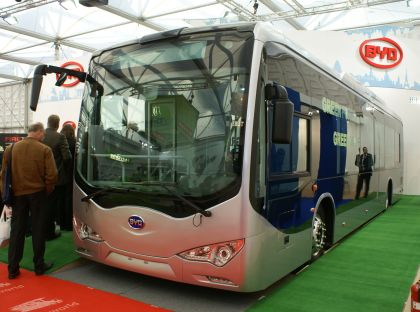 BUSWORLD 2011: Čínští karosáři se trpělivě snaží proniknout na evropský trh