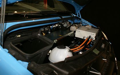 BUSWORLD 2011: Malokapacitní elektrobusy PVI a BUSiness a letištní COBUS
