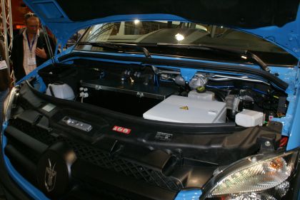 BUSWORLD 2011: Malokapacitní elektrobusy PVI a BUSiness a letištní COBUS