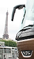 Jeden z prvních autokarů New Futura zachycen v jarní Paříži