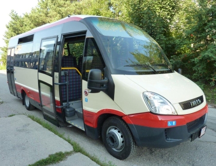 Malokapacitní městské autobusy na stlačený zemní plyn First CNG pro Jihlavu
