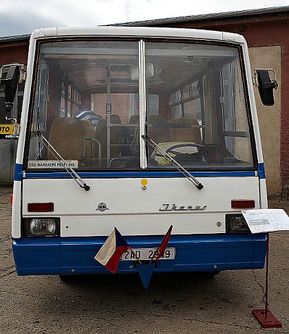 11. Zlatý bažant obrazem pošesté: Malý autobus Ikarus na podvozku Avia