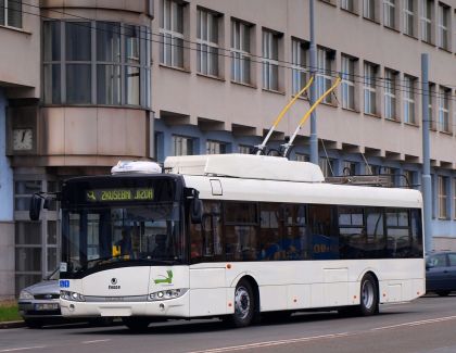 Pardubické trolejbusy 26 Tr a a 28 Tr v ulicích Plzně