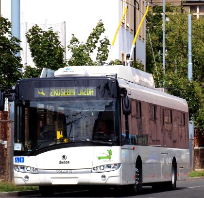 Pardubické trolejbusy 26 Tr a a 28 Tr v ulicích Plzně