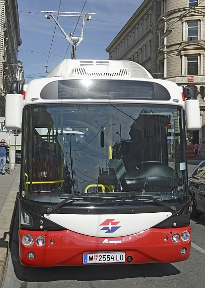První záběry elektrobusu Rampini/Siemens s dobíjením pantografem z 10.9.2012
