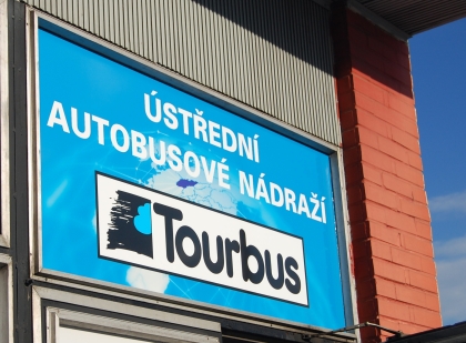 Z prohlídky autobusového nádraží Brno - Zvonařka. Parkování na střeše a zázemí