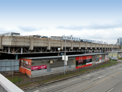 Z prohlídky autobusového nádraží Brno - Zvonařka. Parkování na střeše a zázemí 