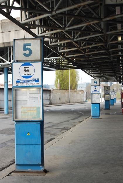 Z prohlídky autobusového nádraží Brno - Zvonařka. Parkování na střeše a zázemí