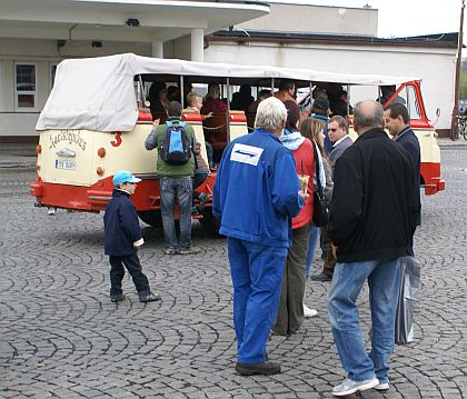 Ze Dne otevřených dveří Probo Bus a PT Real v Králově  Dvoře I.