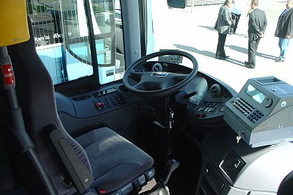 Tři nové třínápravové autobusy MAN Lion's Regio L pro Tourbus pro linku IDS JMK