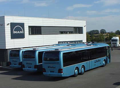 Tři nové třínápravové autobusy MAN Lion's Regio L pro Tourbus pro linku IDS JMK