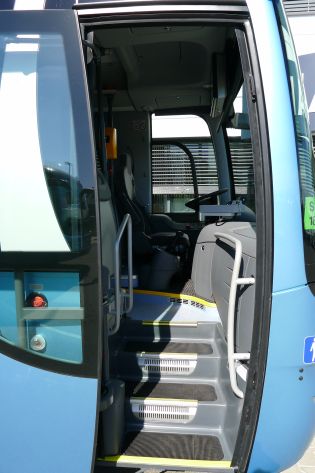 Tři nové třínápravové autobusy MAN Lion's Regio L pro Tourbus pro linku IDS JMK