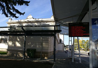Moderní terminál pro autobusy  slouží nově cestujícím v Mariánských Lázních