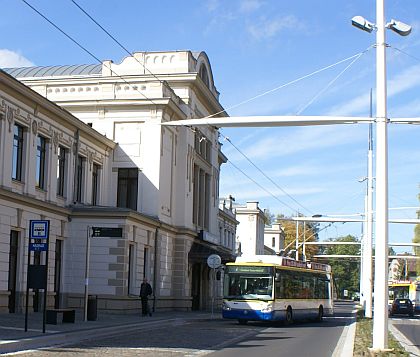 Moderní terminál pro autobusy  slouží nově cestujícím v Mariánských Lázních