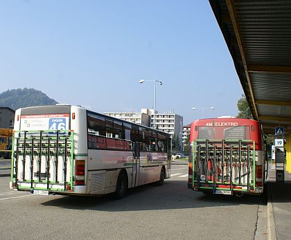 Z autobusového nádraží v Rožnově pod Radhoštěm: