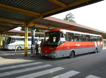 Z autobusového nádraží v Rožnově pod Radhoštěm: