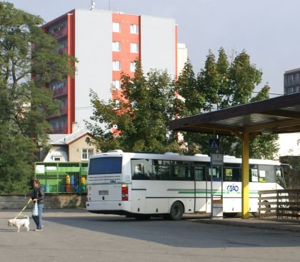 Z autobusového nádraží v Rožnově pod Radhoštěm: