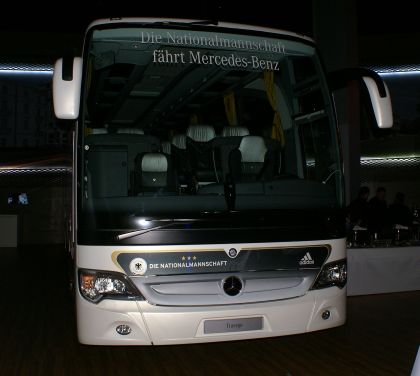 IAA Hannover XII. - poločas: Mercedes-Benz, Setra a fotbal