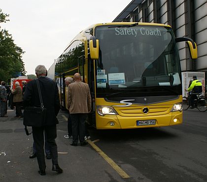 IAA Hannover XII. - poločas: Mercedes-Benz, Setra a fotbal