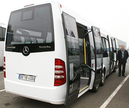 Tříosý Mercedes-Benz Sprinter City 77 na návštěvě v Praze