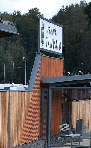 Nový dopravní terminál v Tanvaldě byl slavnostně otevřen v září