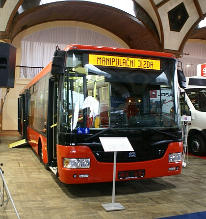 BUSportál a CZECHBUS 2012: Premiéra třídvéřového městského autobusu